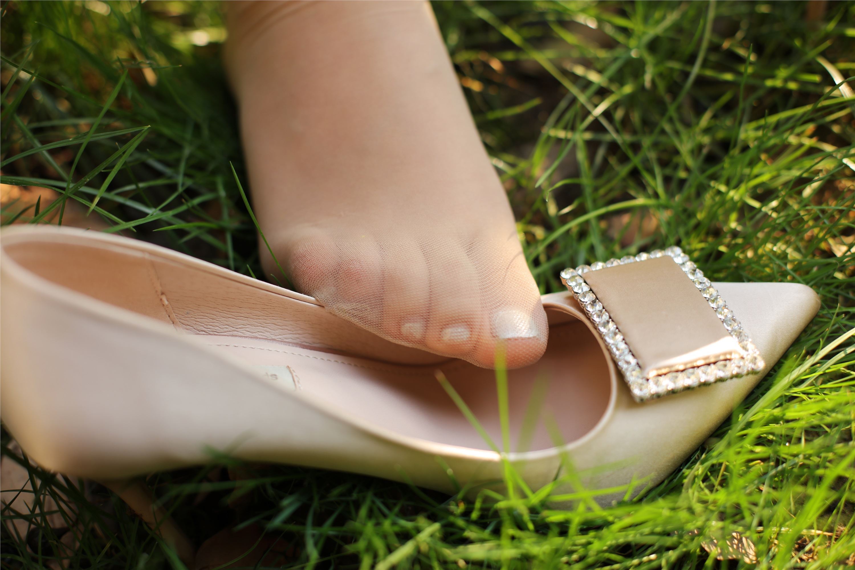 奈丝写真 NO.076 高高-花朵儿吊带裙